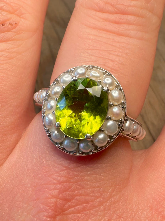 Vintage Green Stone and Pearl 925 Sterling Silver Size S1/2 Ring