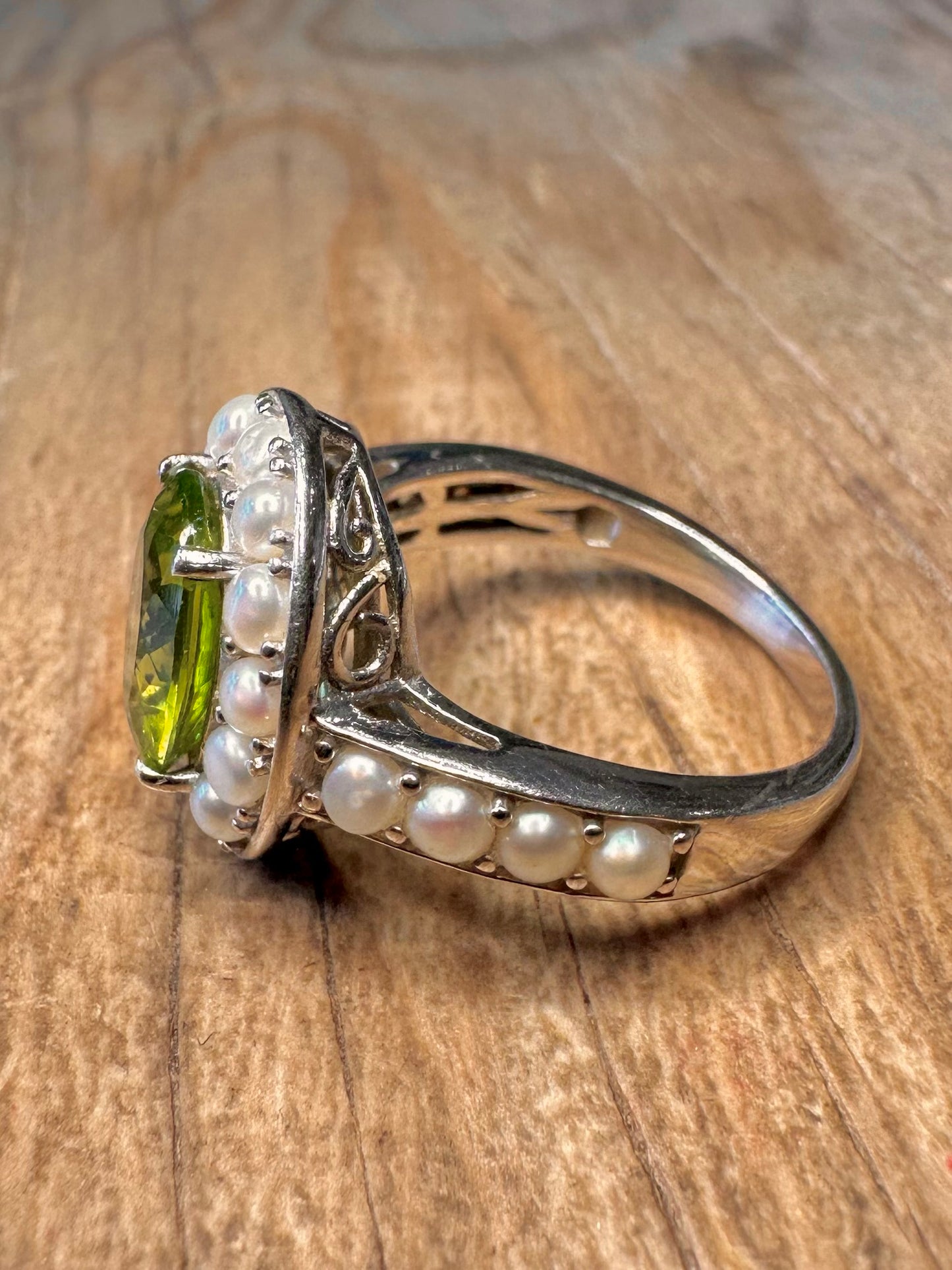 Vintage Green Stone and Pearl 925 Sterling Silver Size S1/2 Ring