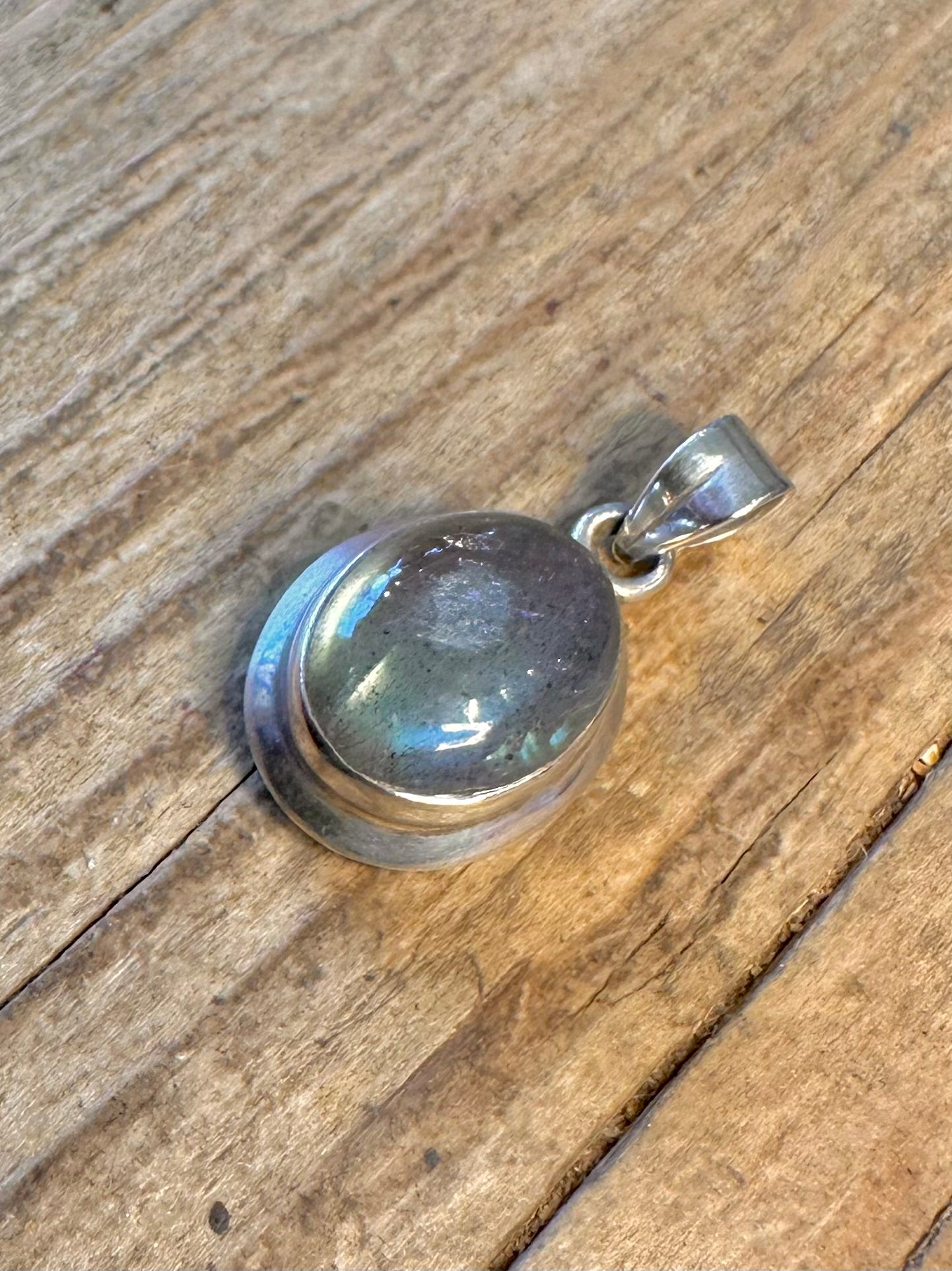 Labradorit Oval Anhänger aus 925er Sterlingsilber