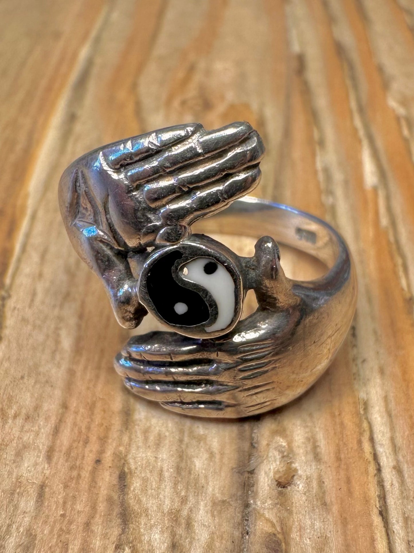 Moderner Zwei-Hände Ying und Yang 925er Sterling Silber Ring Größe L