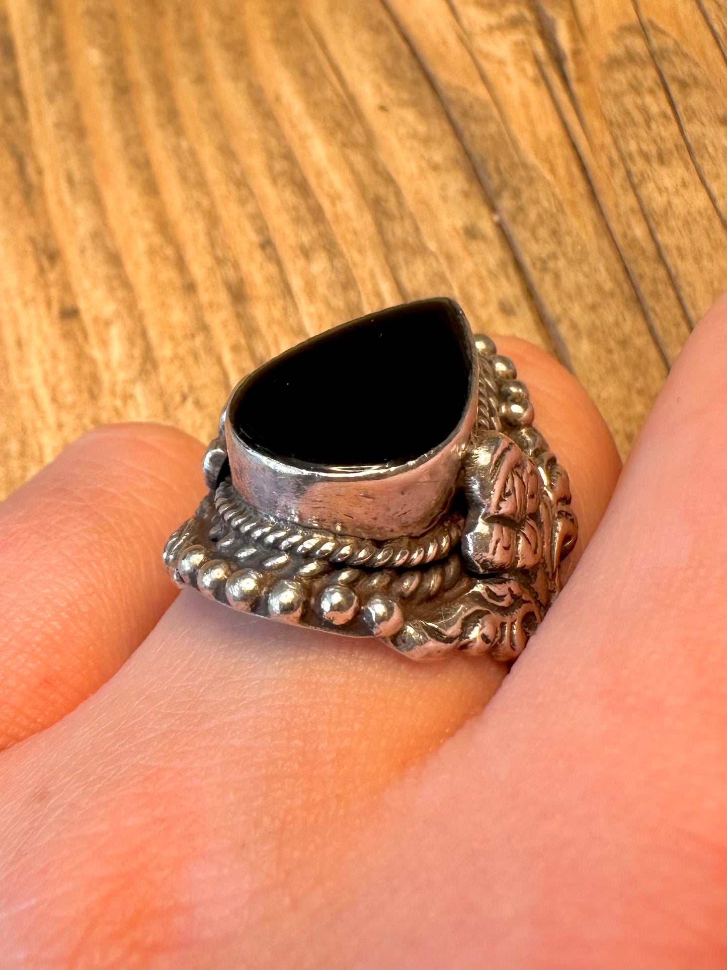 Onyx Pear Shaped Ornate Design 925 Sterling Silver Size R Ring