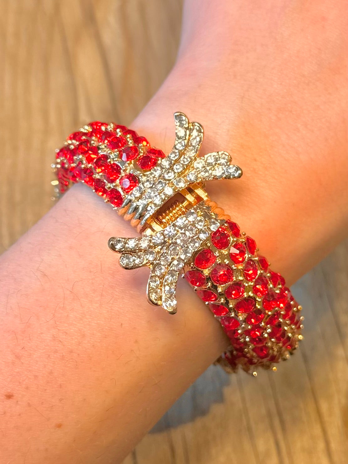 Stunning Double Headed Fish Multicoloured Stones Costume Hinged Bangle