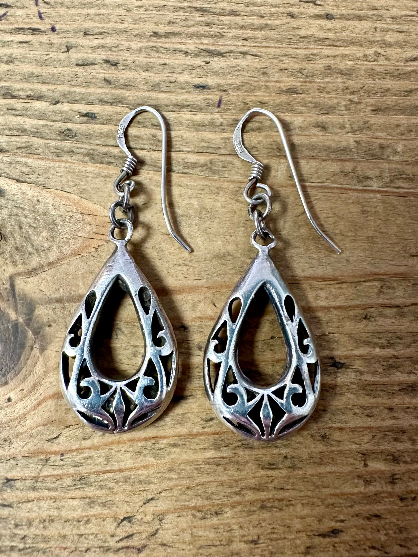 Vintage Tear Drop Cut Out Pattern 925 Silver Earrings