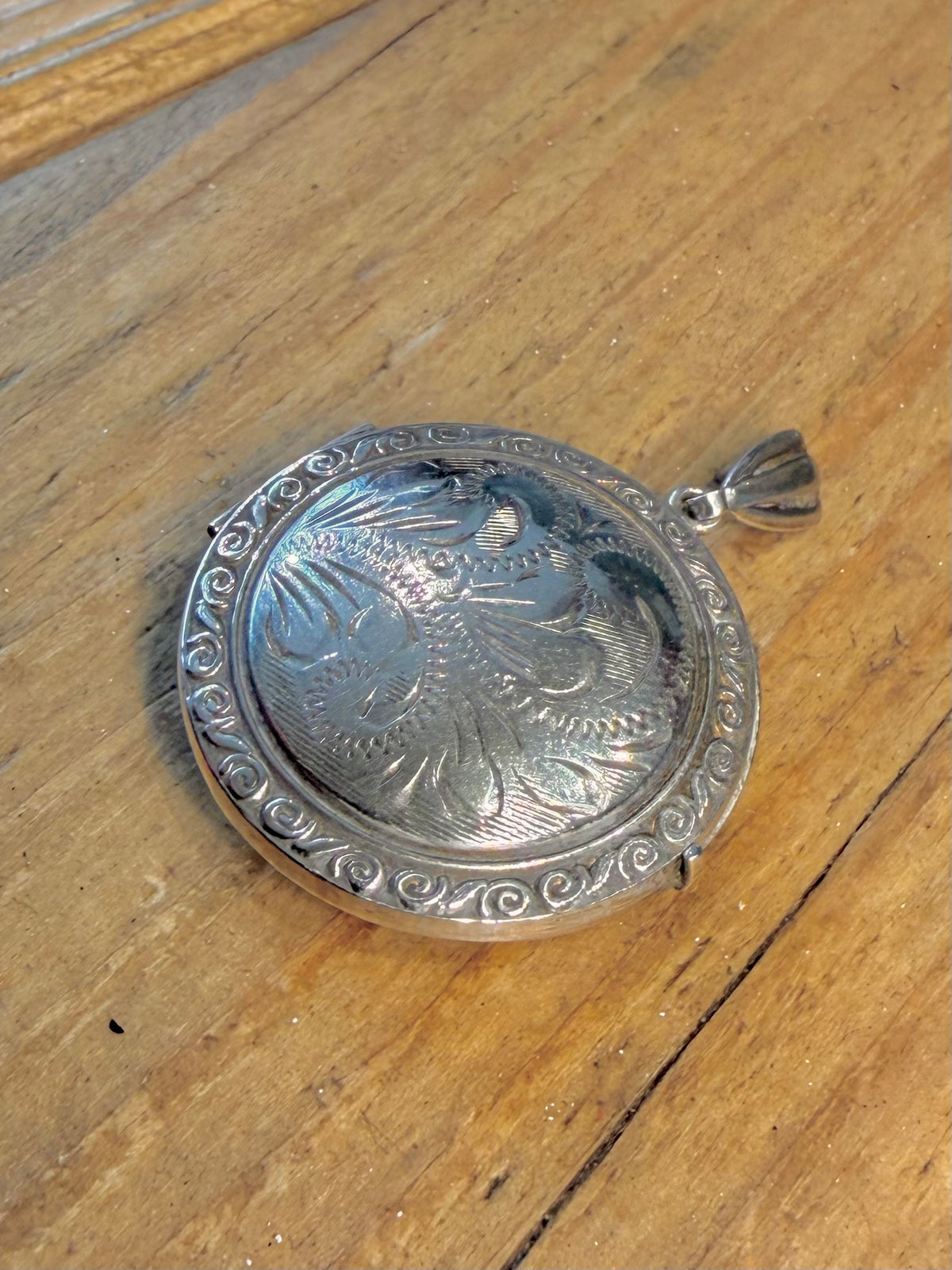 Circle Swirl Floral Engraved Locket 925 Sterling Silver Pendant