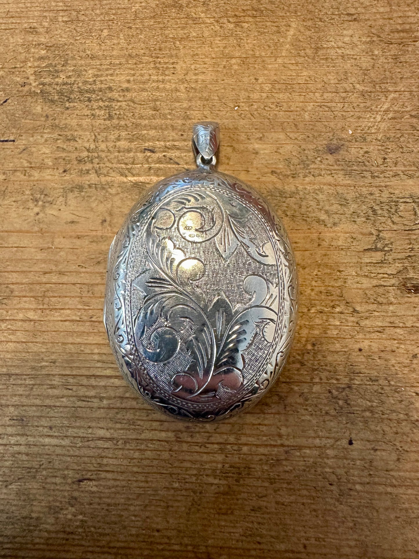 Vintage Large 1976 Oval Engraved 925 Silver Locket Pendant