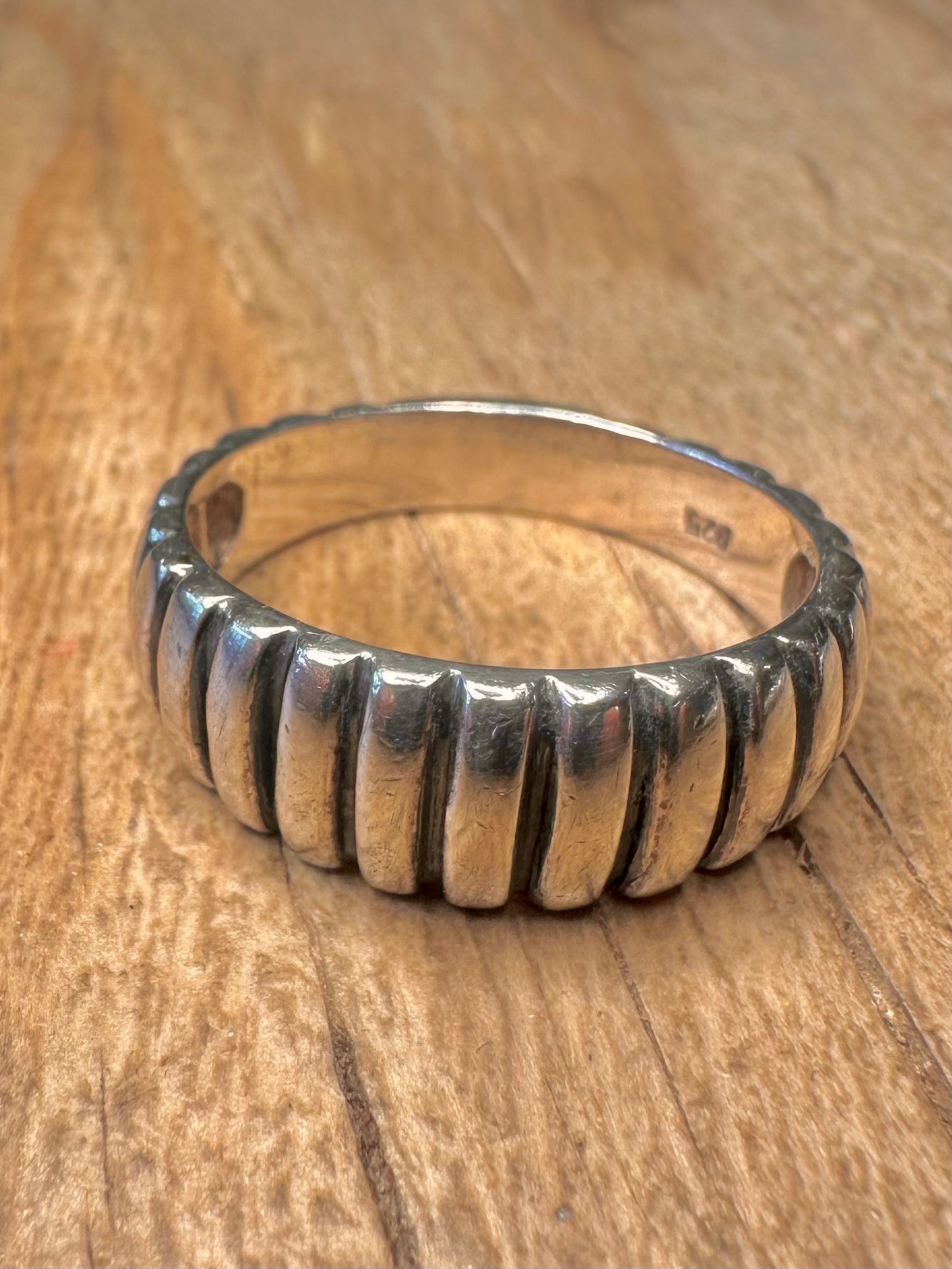 Vintage Ribbed 925 Sterling Silver Size T Ring