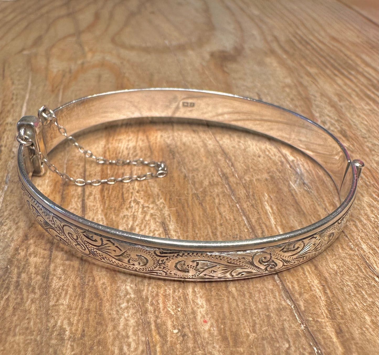 Vintage 1966 Engraved Design 925 Sterling Silver Bangle