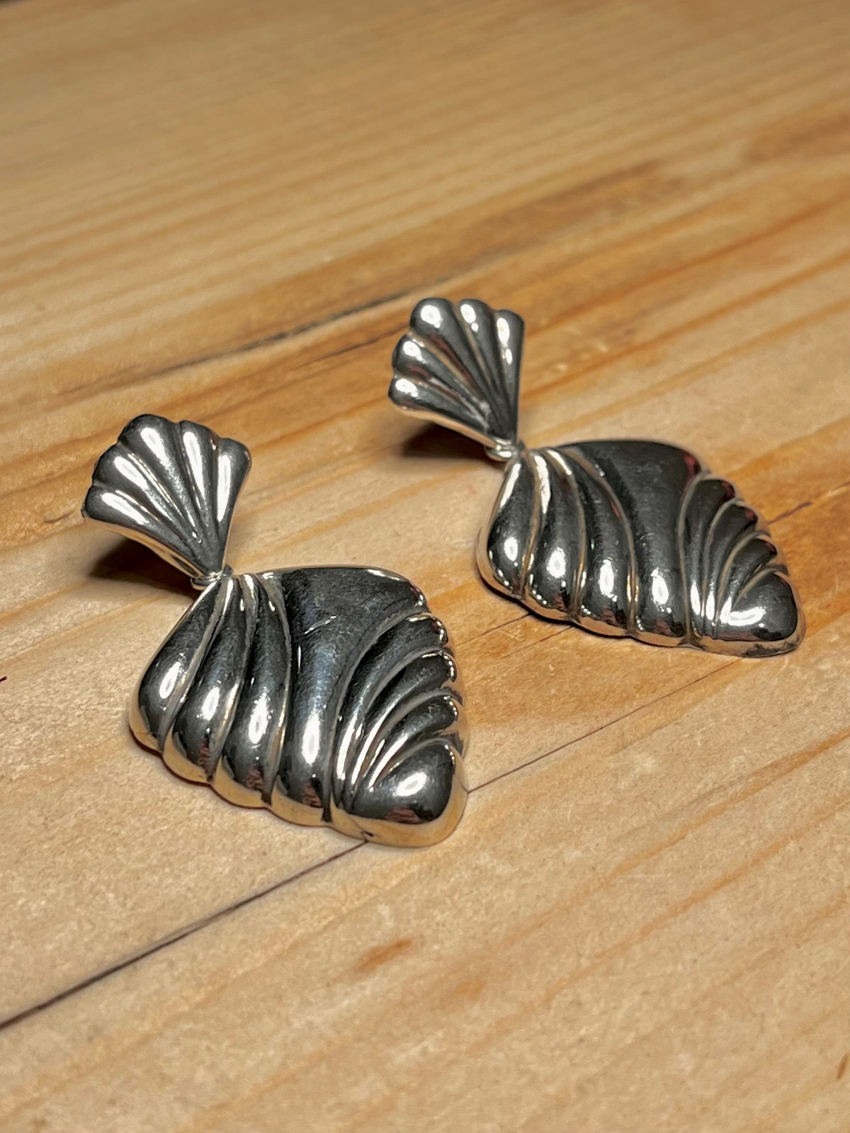 Ribbed Fan 925 Sterling Silver Drop Earrings