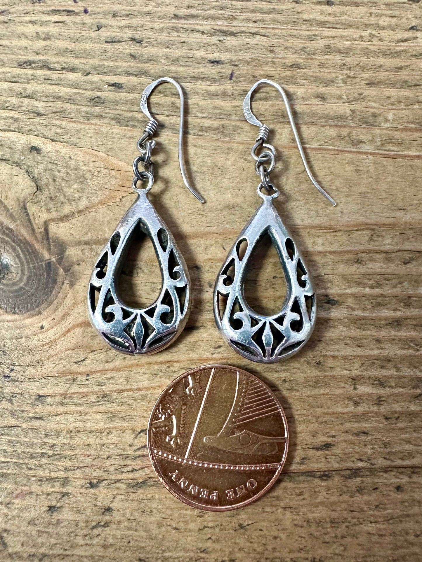 Vintage Tear Drop Cut Out Pattern 925 Silver Earrings