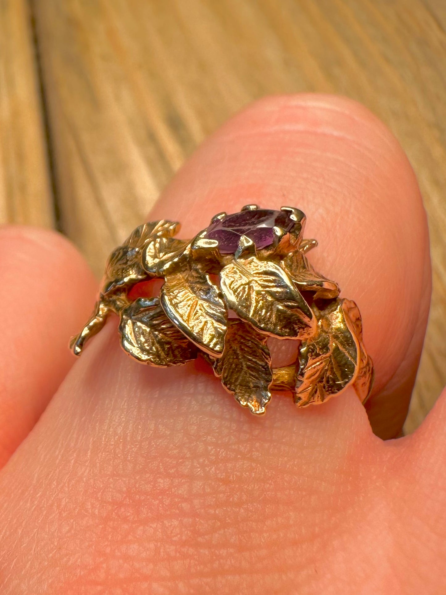 Vintage 1980 9ct Gold Amethyst Leaf Size N1/2 Ring