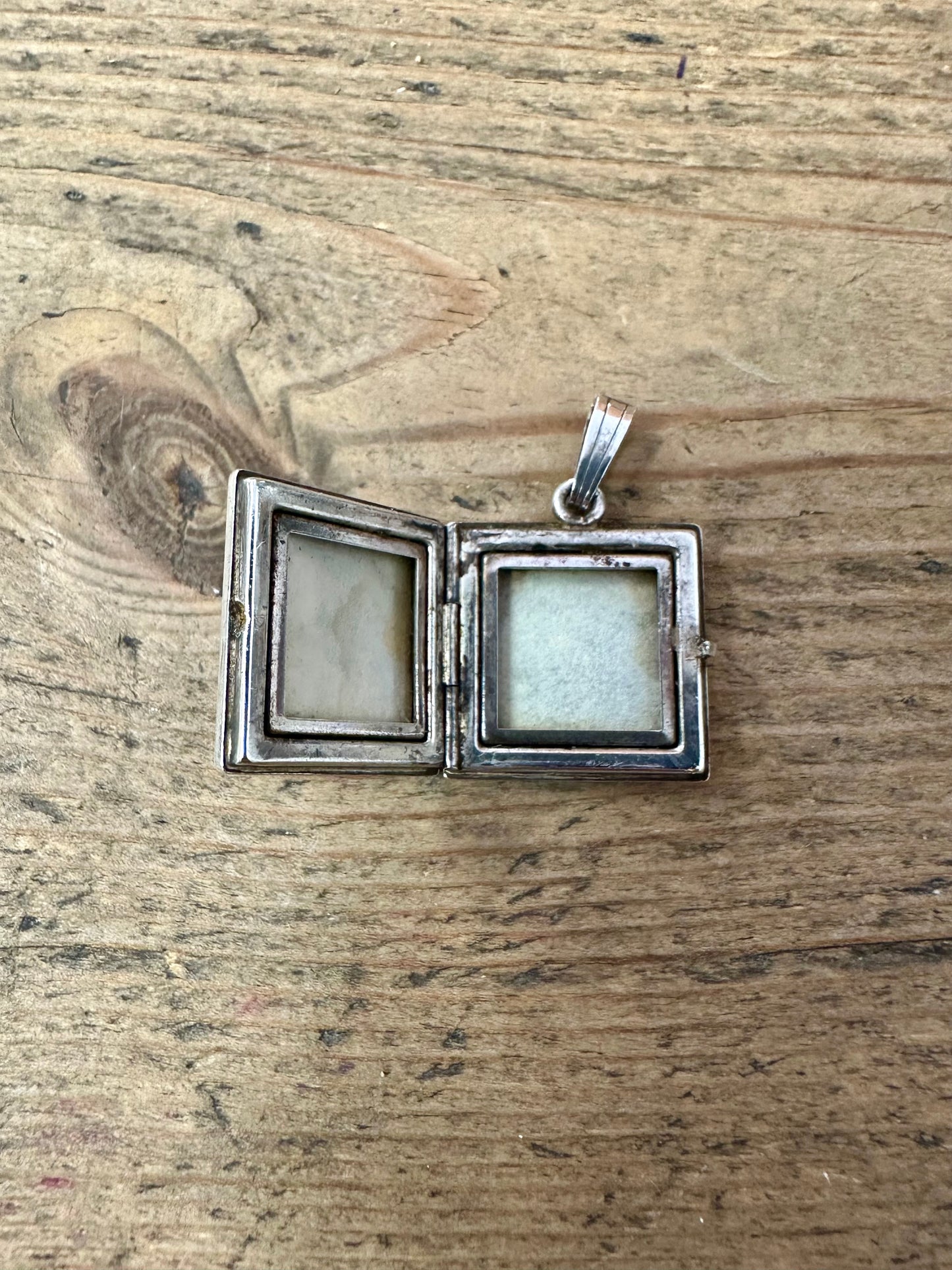 Vintage Square Red Stone Leafs Engraved 925 Silver Locket Pendant