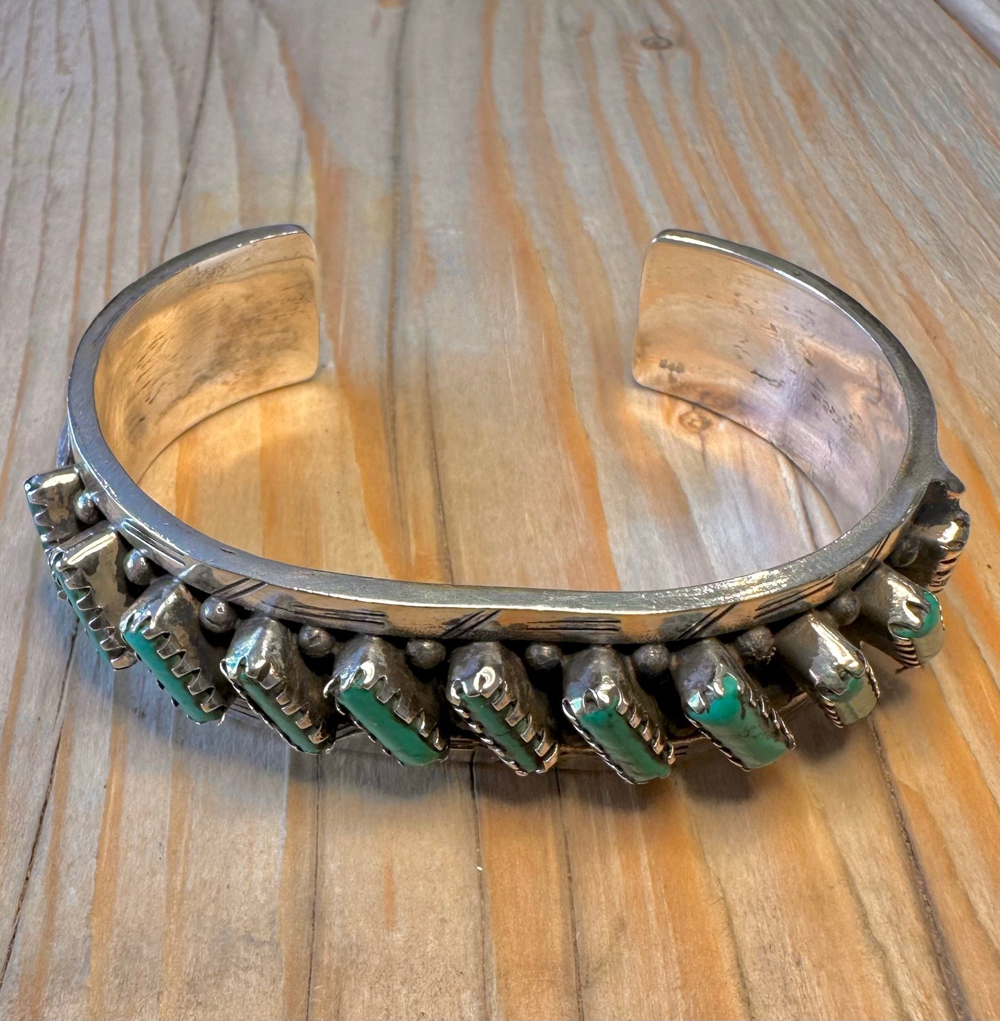 Vintage Native American Turquoise Leaf Design 925 Silver Cuff Bangle