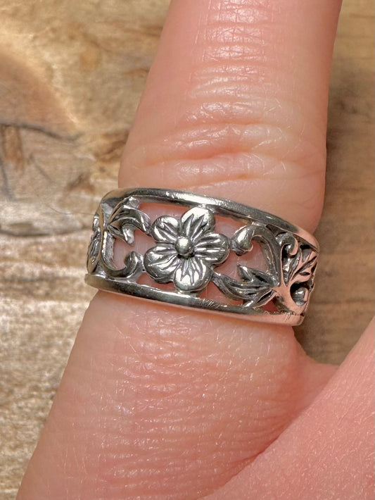 Vintage Floral Design 925 Silver Size J Ring