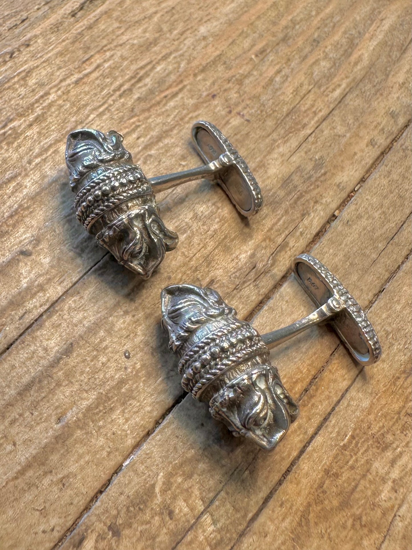 Manschettenknopf aus 950er Silber mit Fabel-Löwenkopf, Sammlerstück