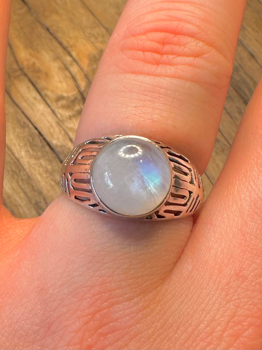 Moonstone Dome Cut Out Design 925 Sterling Silver Size R1/2 Ring