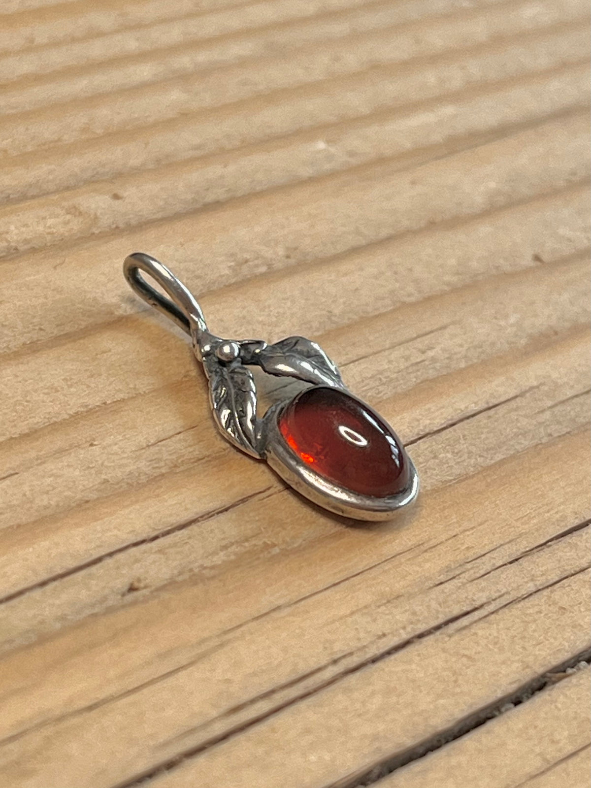 Oval Amber Leaf 925 Sterling Silver Pendant