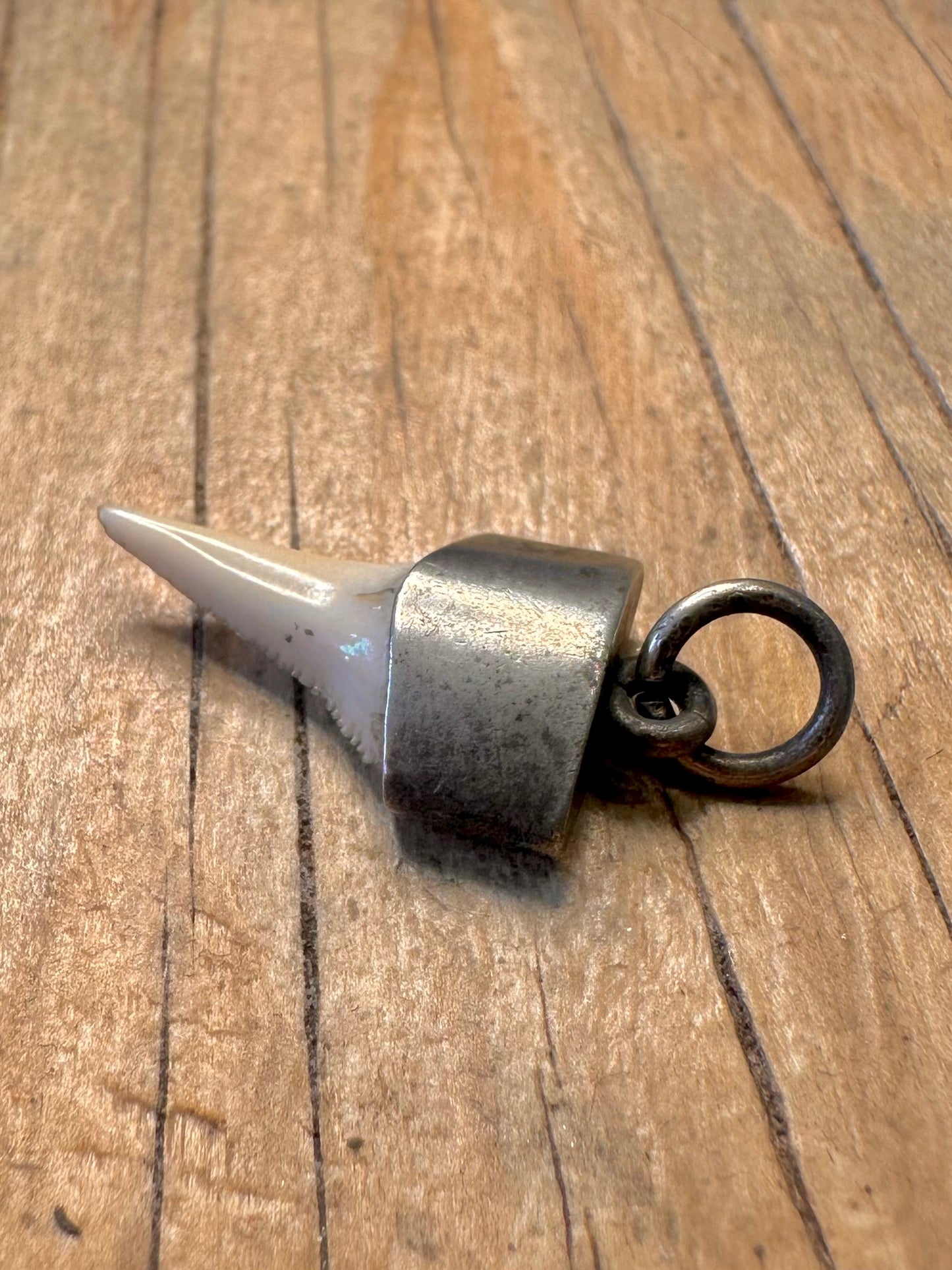 Vintage Haifischzahn-Anhänger aus Silber