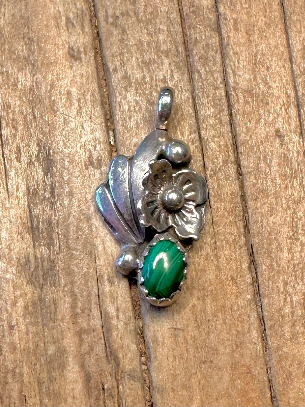 Navajo Malachite Flower Leaf 925 Sterling Silver Pendant