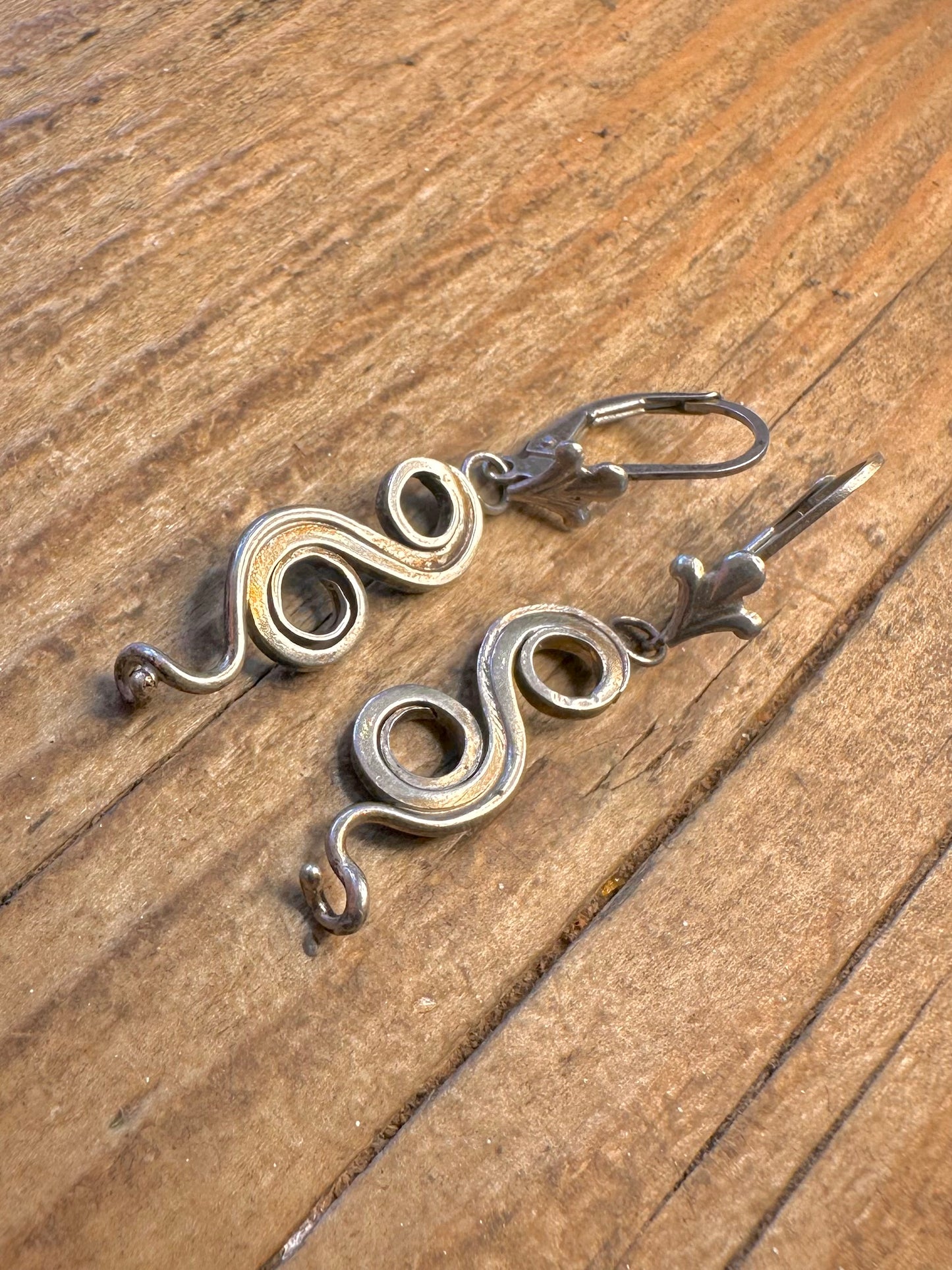 Swirl-Hängeohrringe aus 925er Sterlingsilber