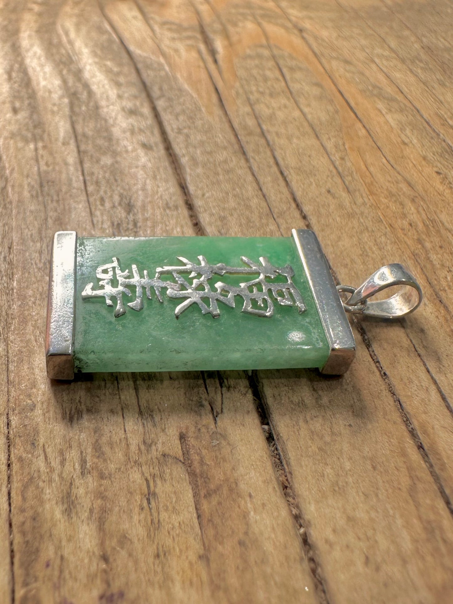 Jade-Rechteck-Glücksstern-Anhänger aus 925er Sterlingsilber