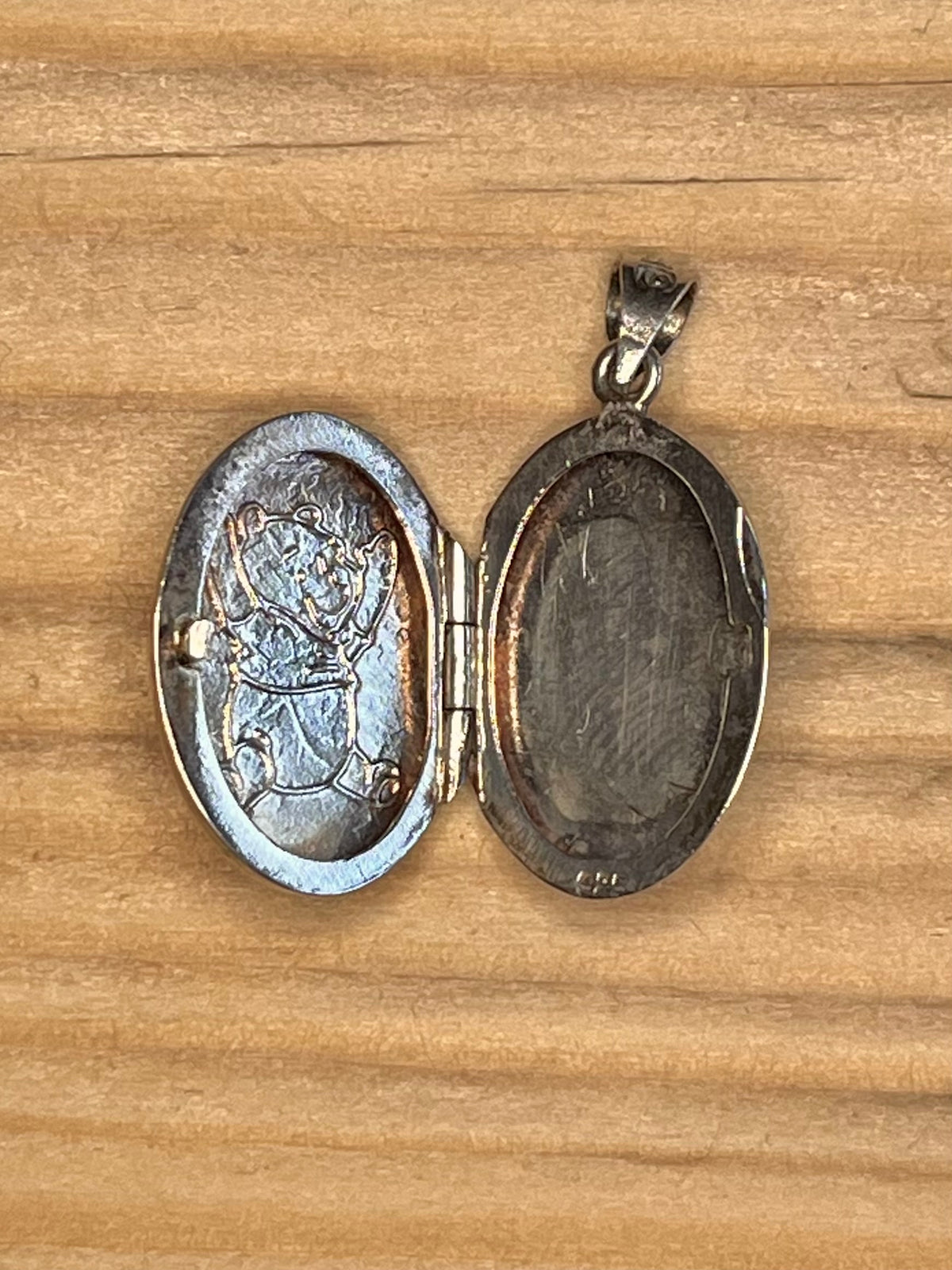 Winnie-The-Pooh Oval Locket 925 Sterling Silver Pendant