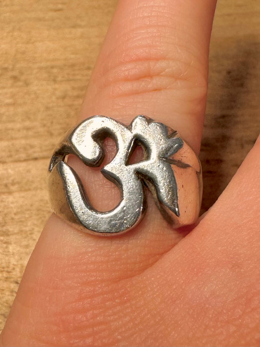 Vintage OM Symbol 925 Silver Size N1/2 Ring