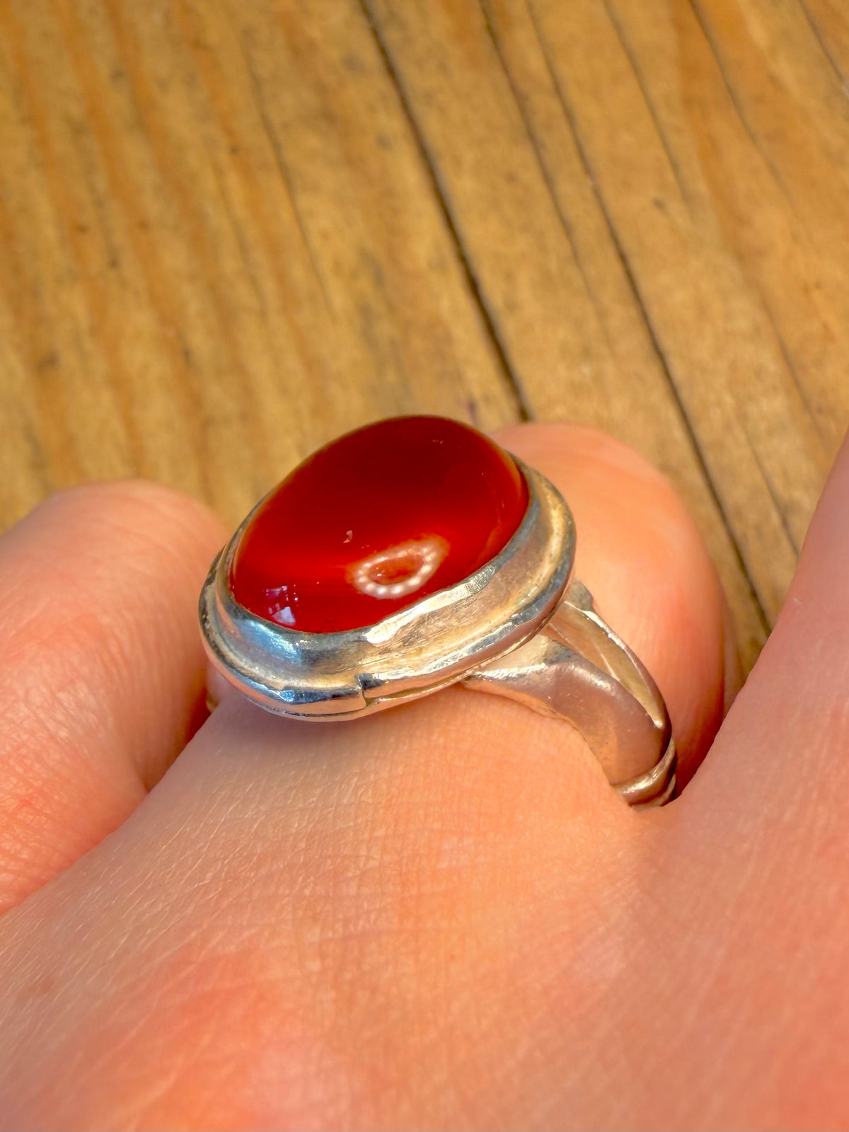 Carnelian Oval Leaf Design Band 925 Sterling Silver Q Ring