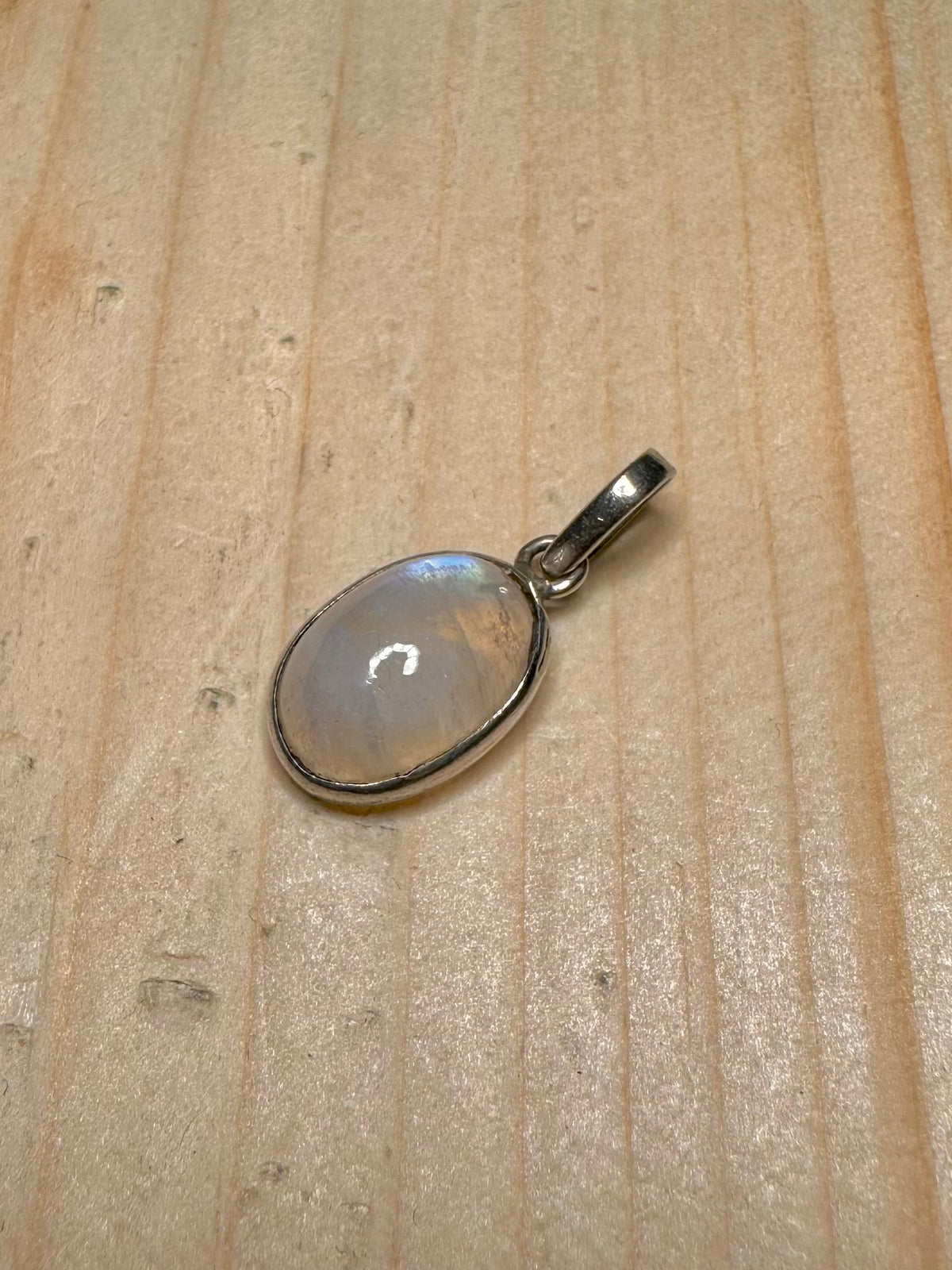 Rainbow Moonstone Oval 925 Sterling Silver Pendant