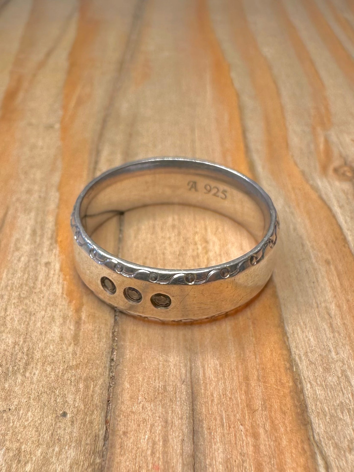 Modern Three CZ Stone Textured Band 925 Sterling Silver Size N1/2 Ring