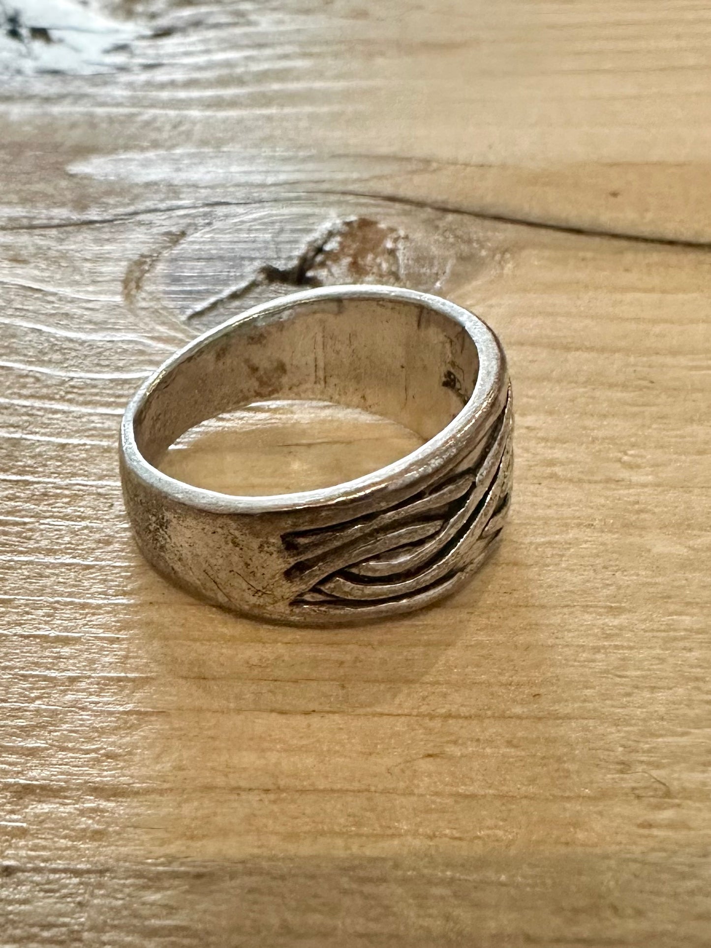 Vintage Textured Wave 925 Silver Size R Ring