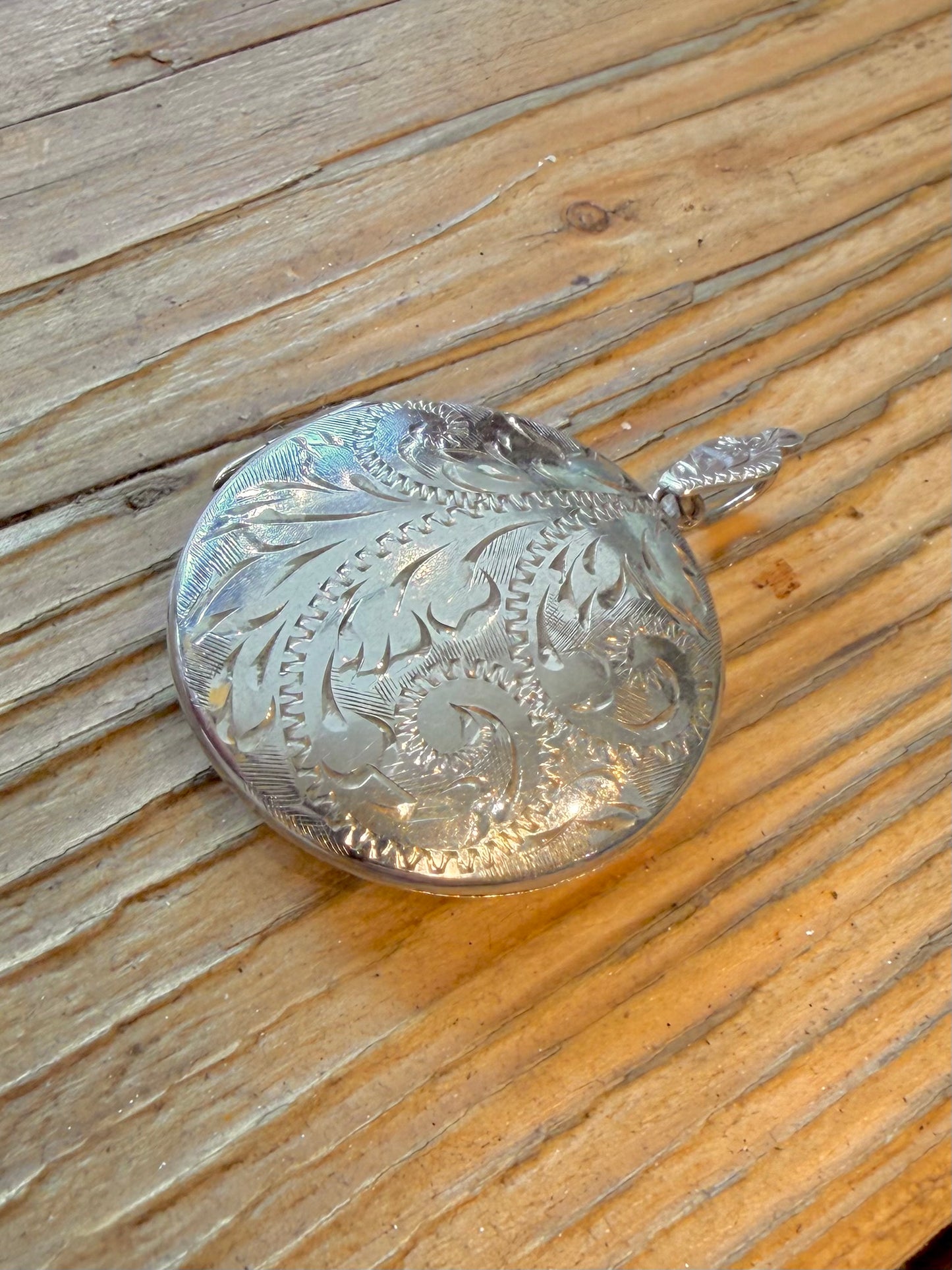Large 1976 Circle Engraved Design Swirl Locket 925 Sterling Silver Pendant