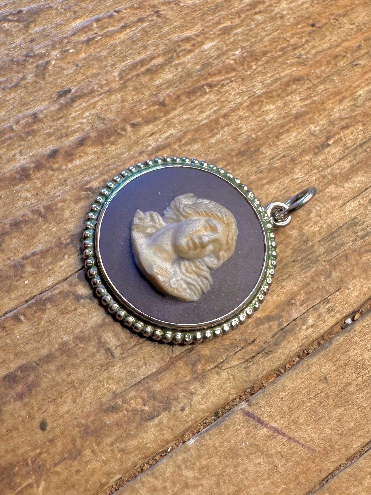 Wedgwood 1974 Cameo Made in England 925 Sterling Silver Pendant