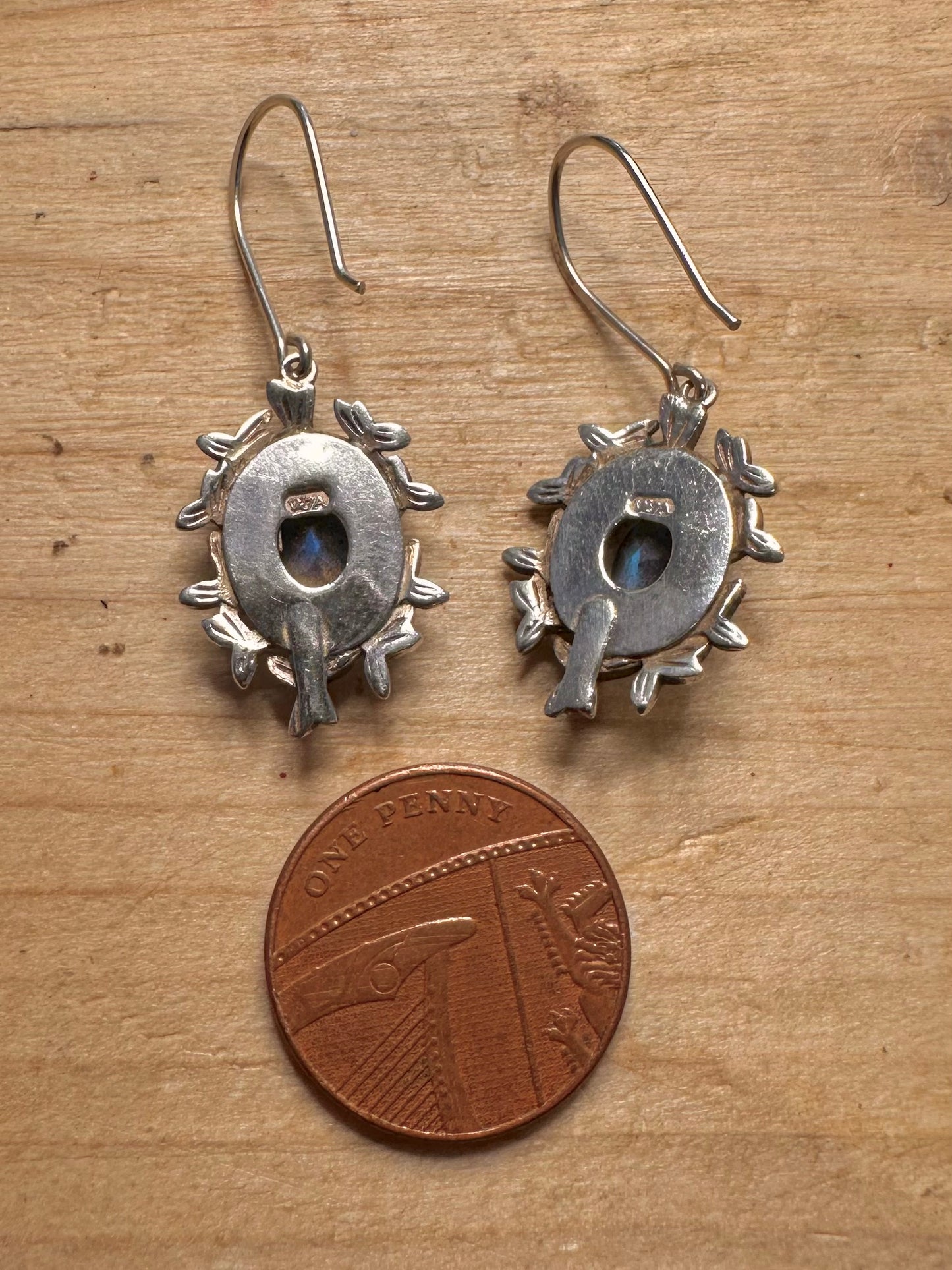 Vintage Labradorite Leaf Design 925 Silver Earrings