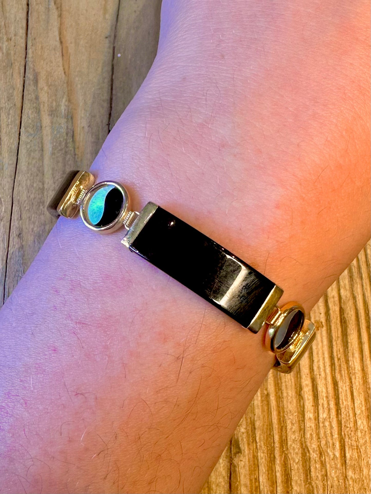 14K Gold 2003 Onyx and Mother of Pearl Ying and Yang 7.3 inch Bracelet