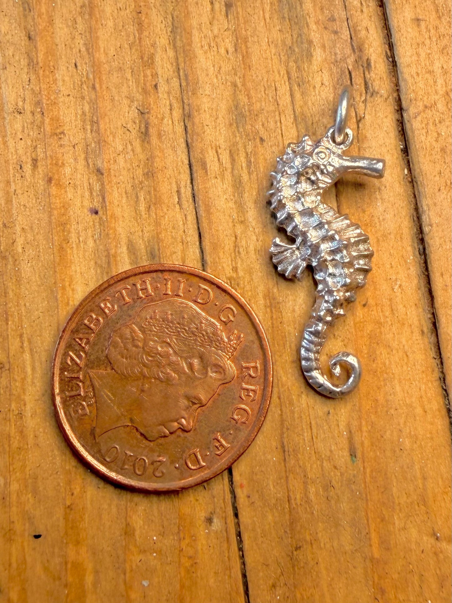 Seahorse Textured 925 Sterling Silver Pendant