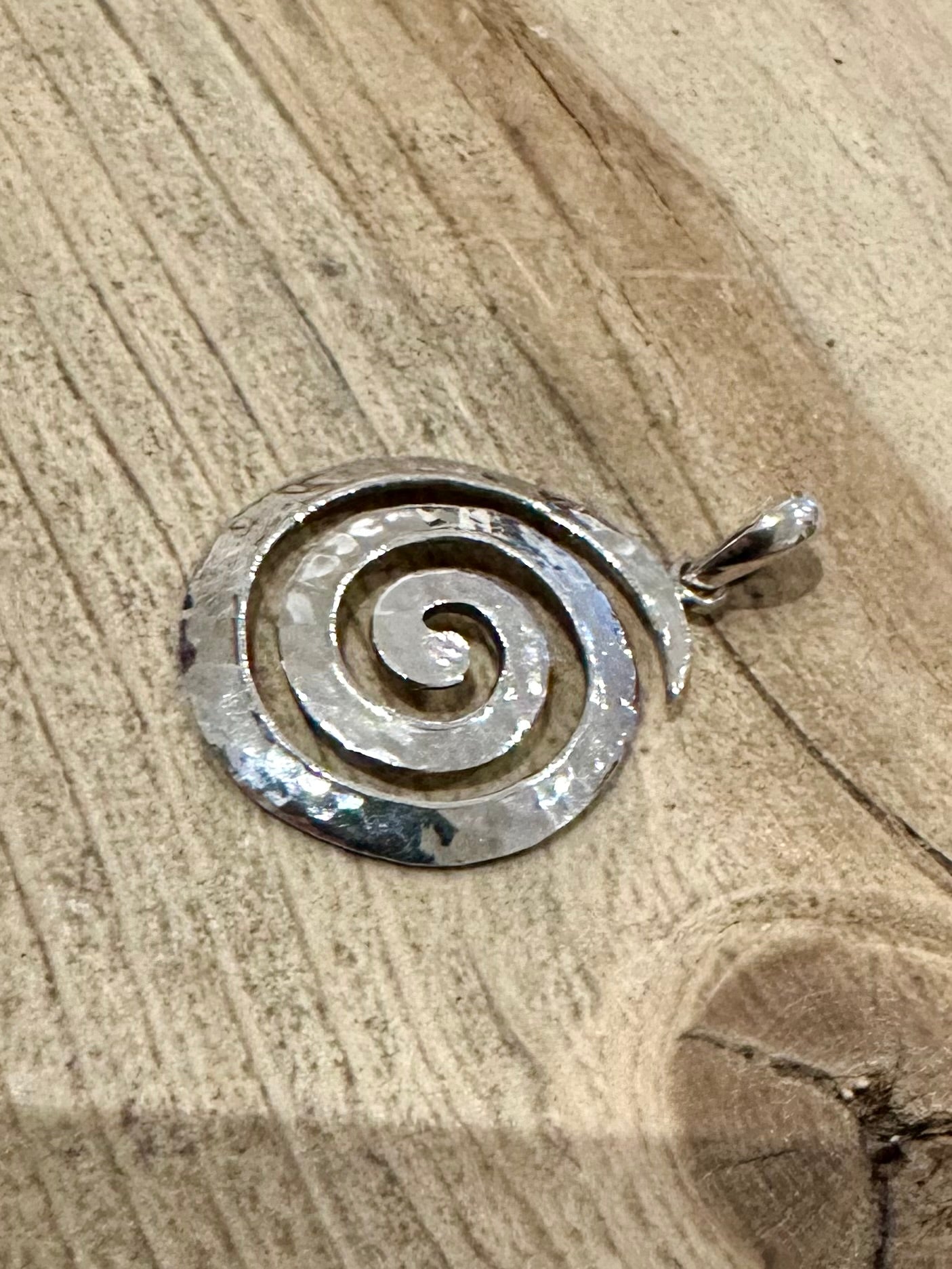 Vintage Hammered Swirl 925 Silver Pendant