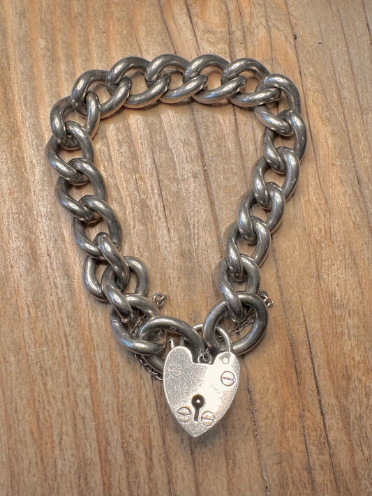 Vintage 1973 Chunky Curb Chain Heart Padlock 7 inch Bracelet