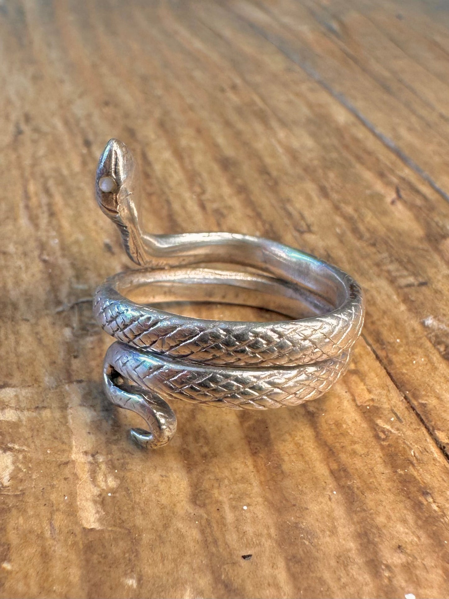 Ring aus 925er Sterlingsilber, Schlange gewunden, Perlmutt-Augen, Größe N