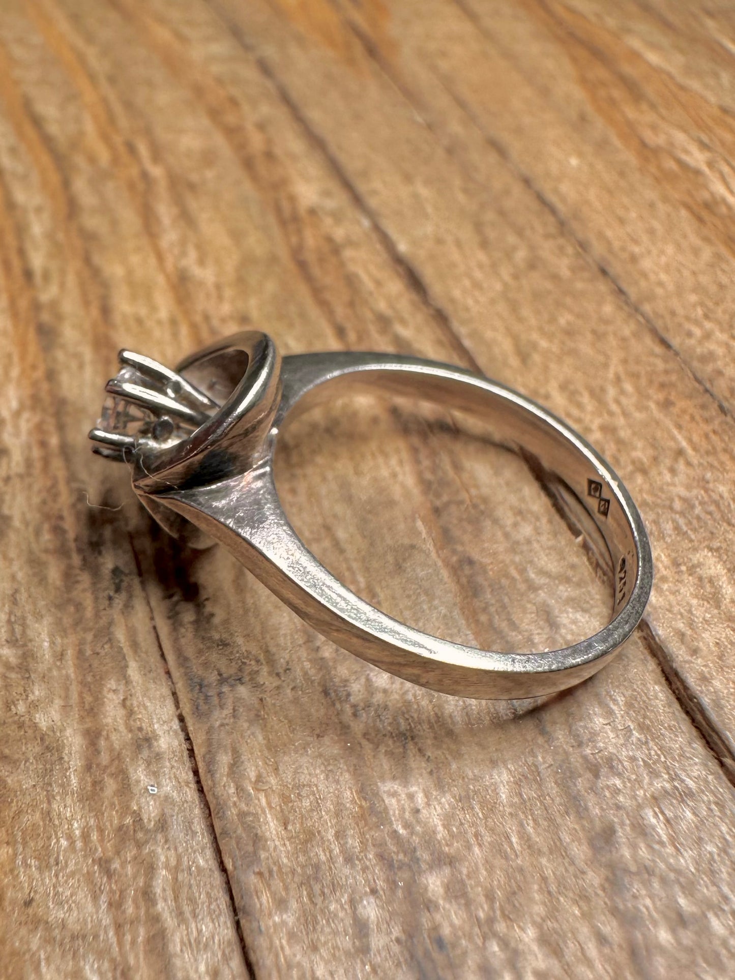 Vintage Scandinavian Style White Stone 925 Sterling Silver Size M Ring