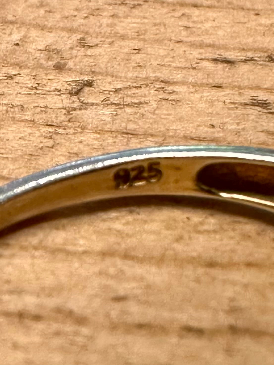 Vintage Green and White Gold on 925 Silver Size O Ring