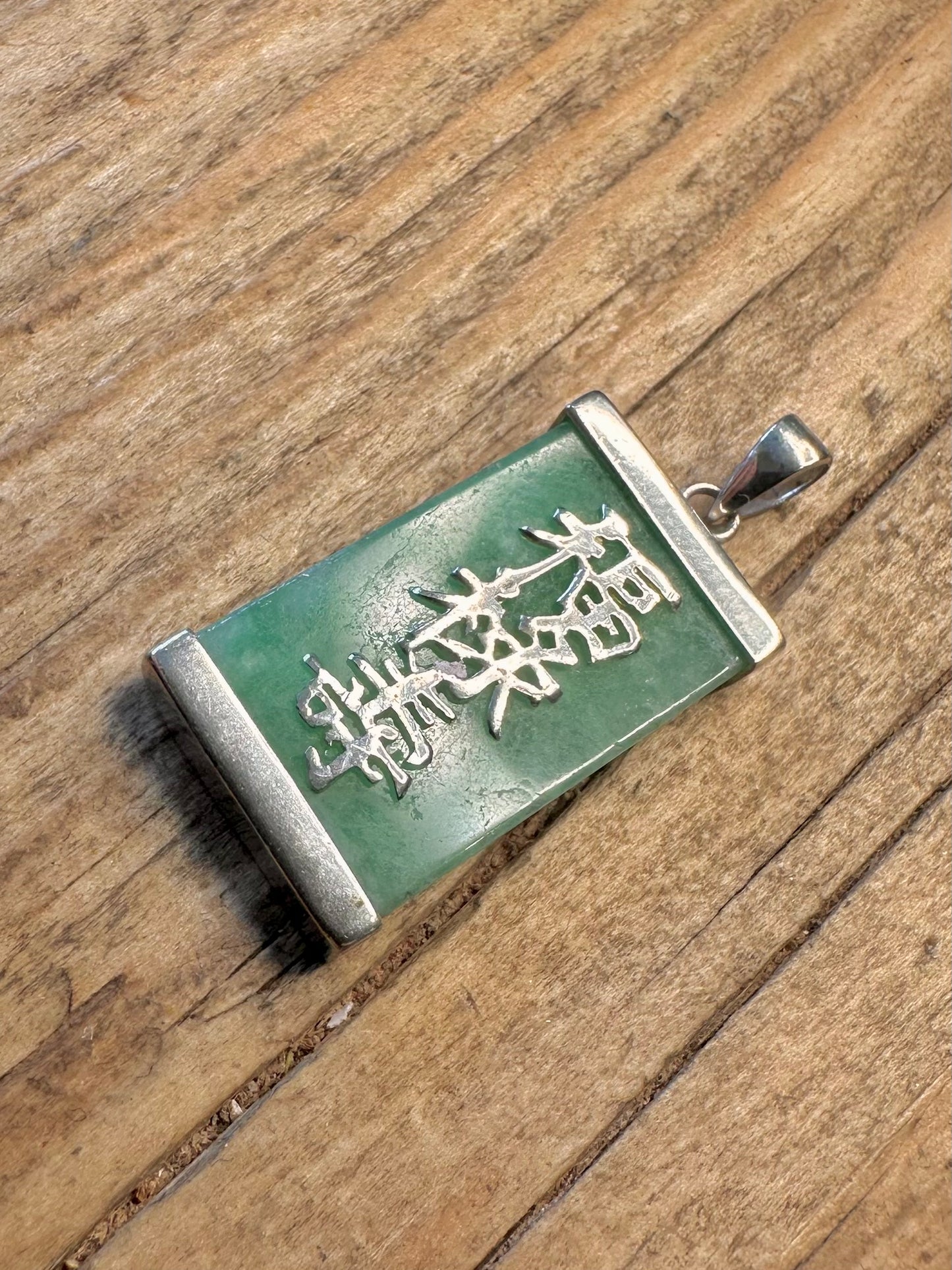 Jade-Rechteck-Glücksstern-Anhänger aus 925er Sterlingsilber