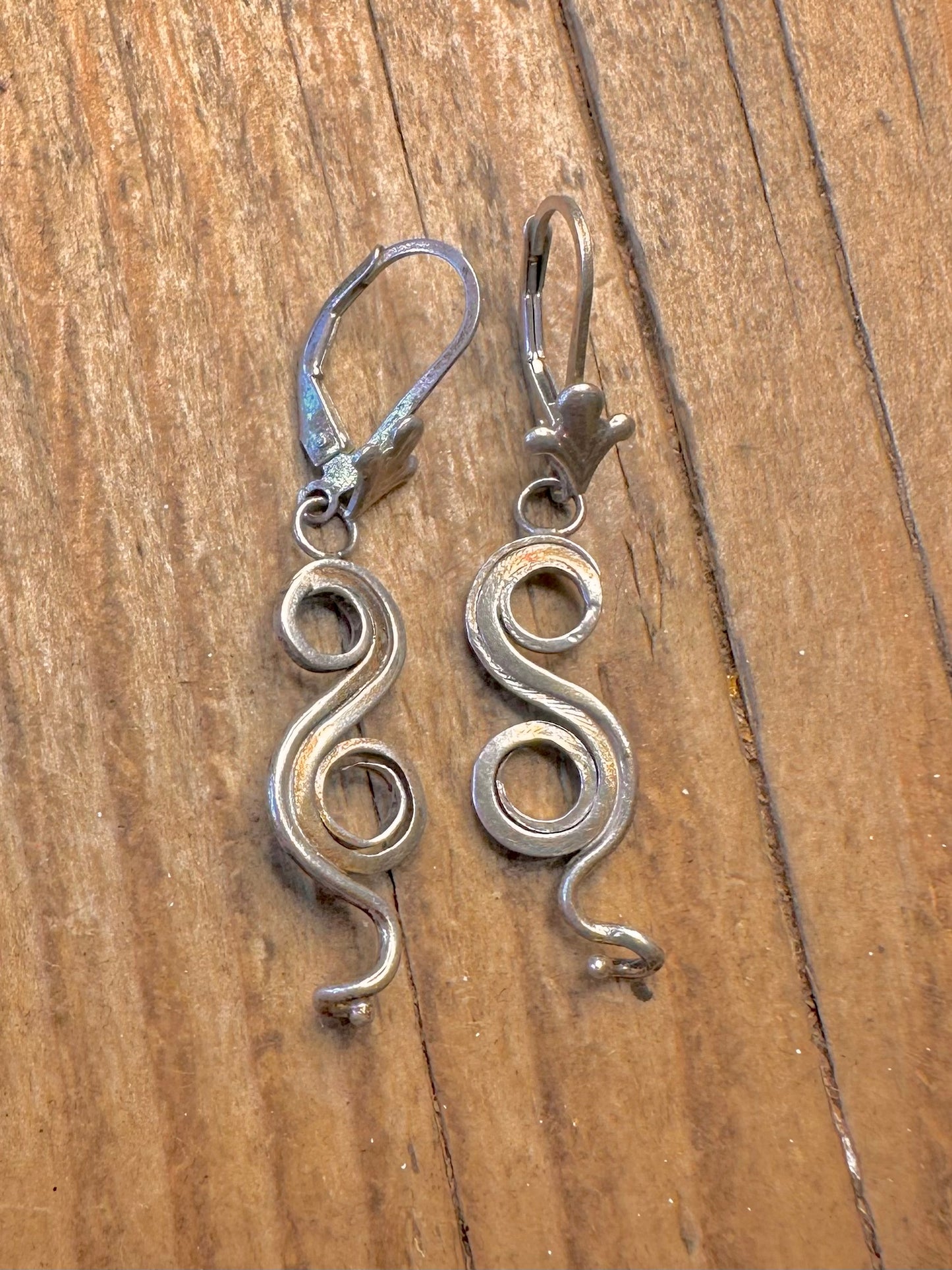 Swirl-Hängeohrringe aus 925er Sterlingsilber