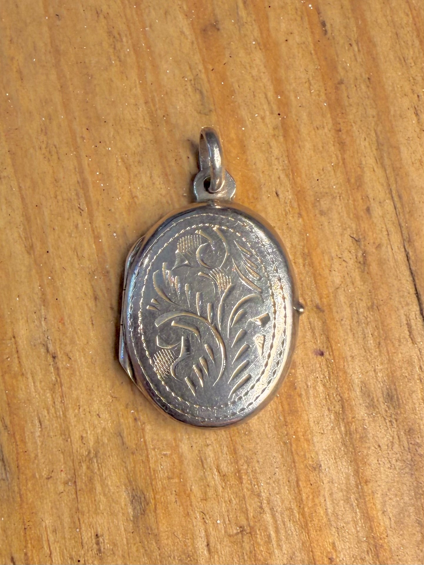 Oval Floral Engraved Locket 925 Sterling Silver Pendant