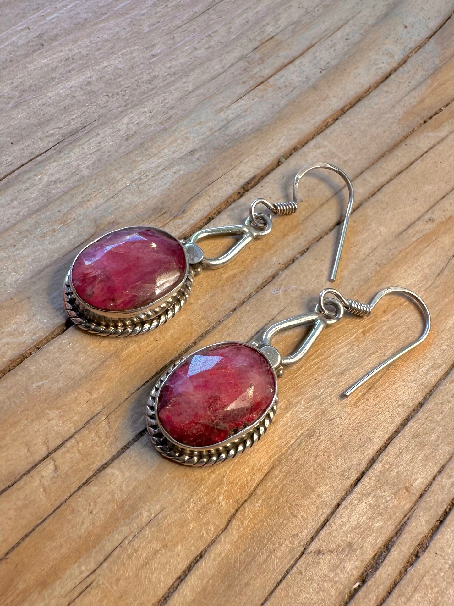 Vintage Ruby Crushed 925 Silver Earrings