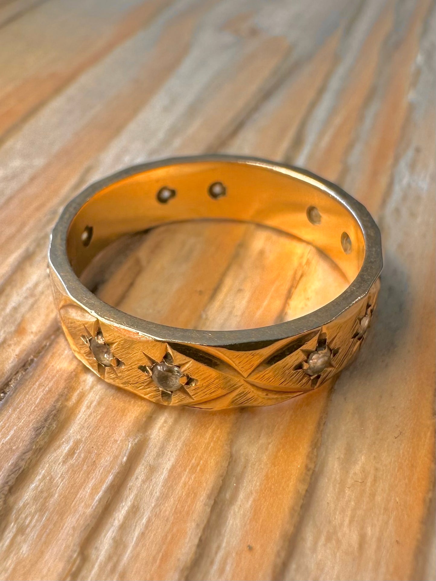 Vintage 9ct Gold White Stone Engraved Band Size O1/2 Ring