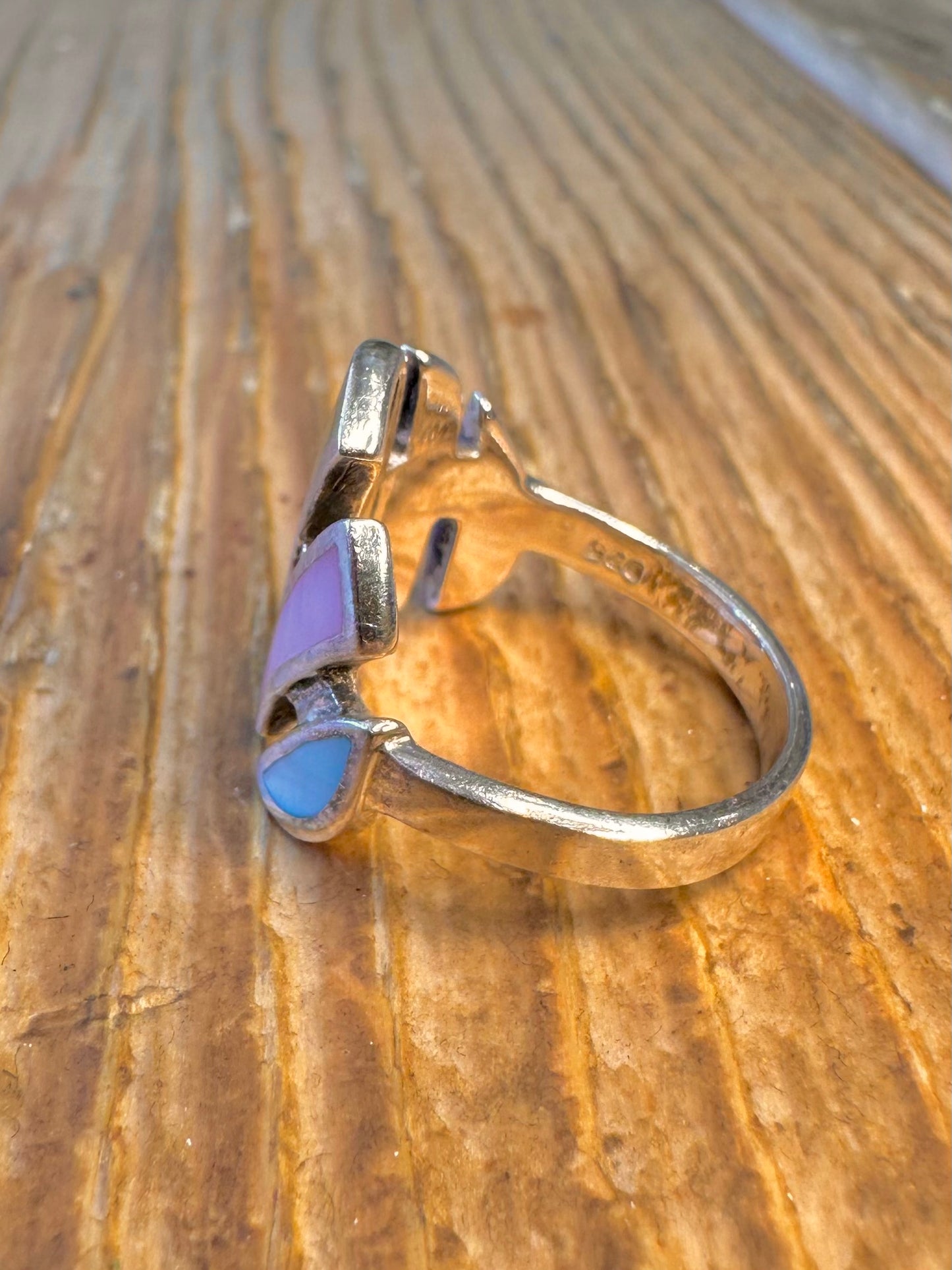 Fan Shaped Multi Coloured Mother of Pearl 925 Sterling Silver Size O Ring