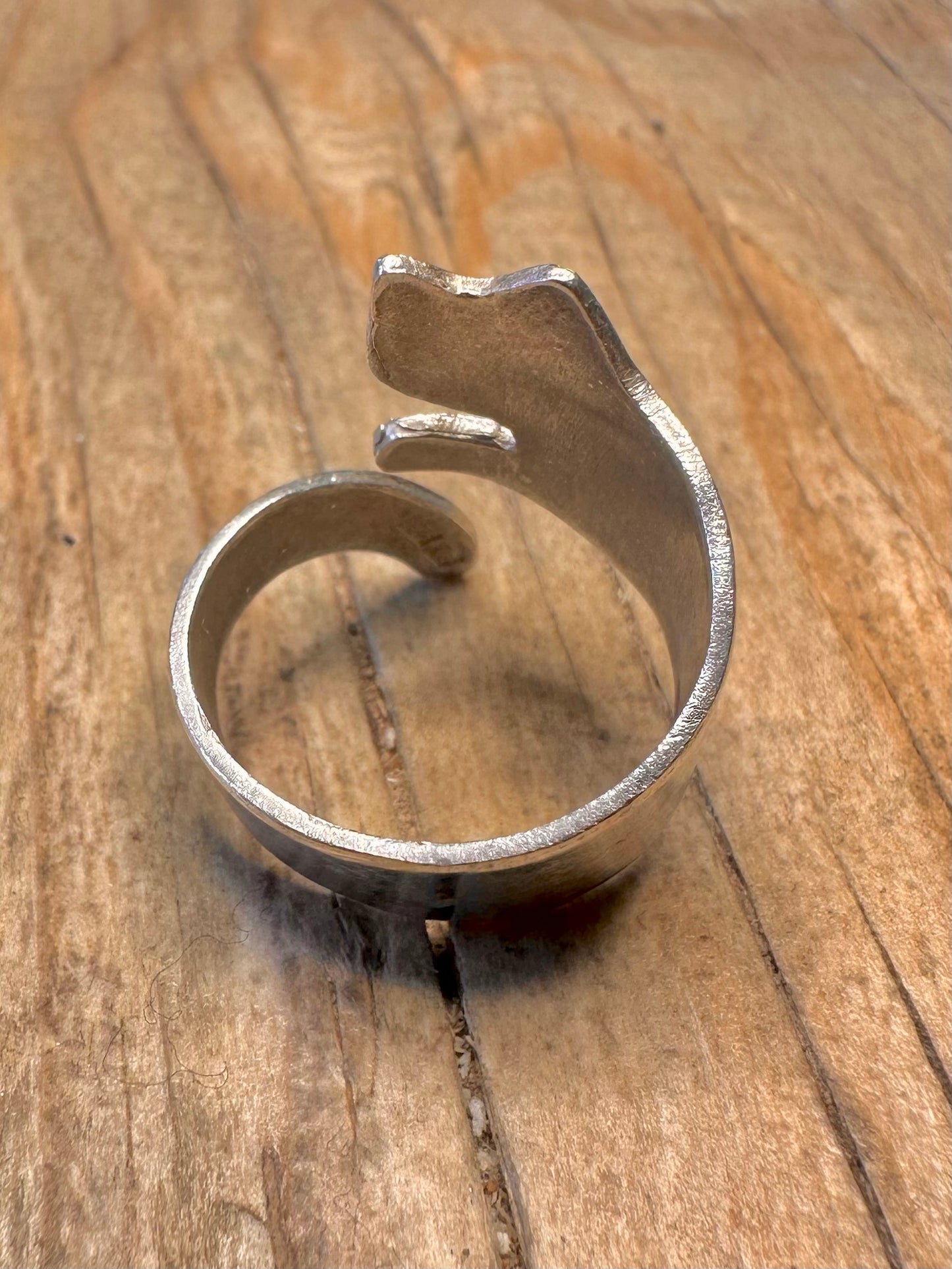 Abstract Cat and Tail Maker PA 925 Sterling Silver Size O Ring