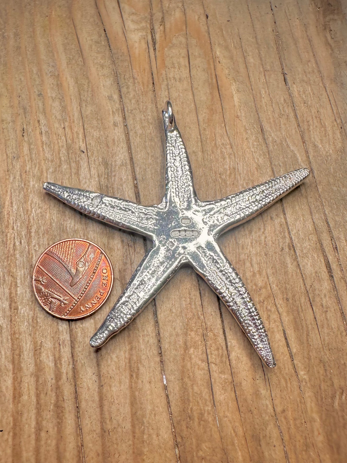 Moderner 2011 strukturierter großer Seestern-Anhänger aus 925er Sterlingsilber