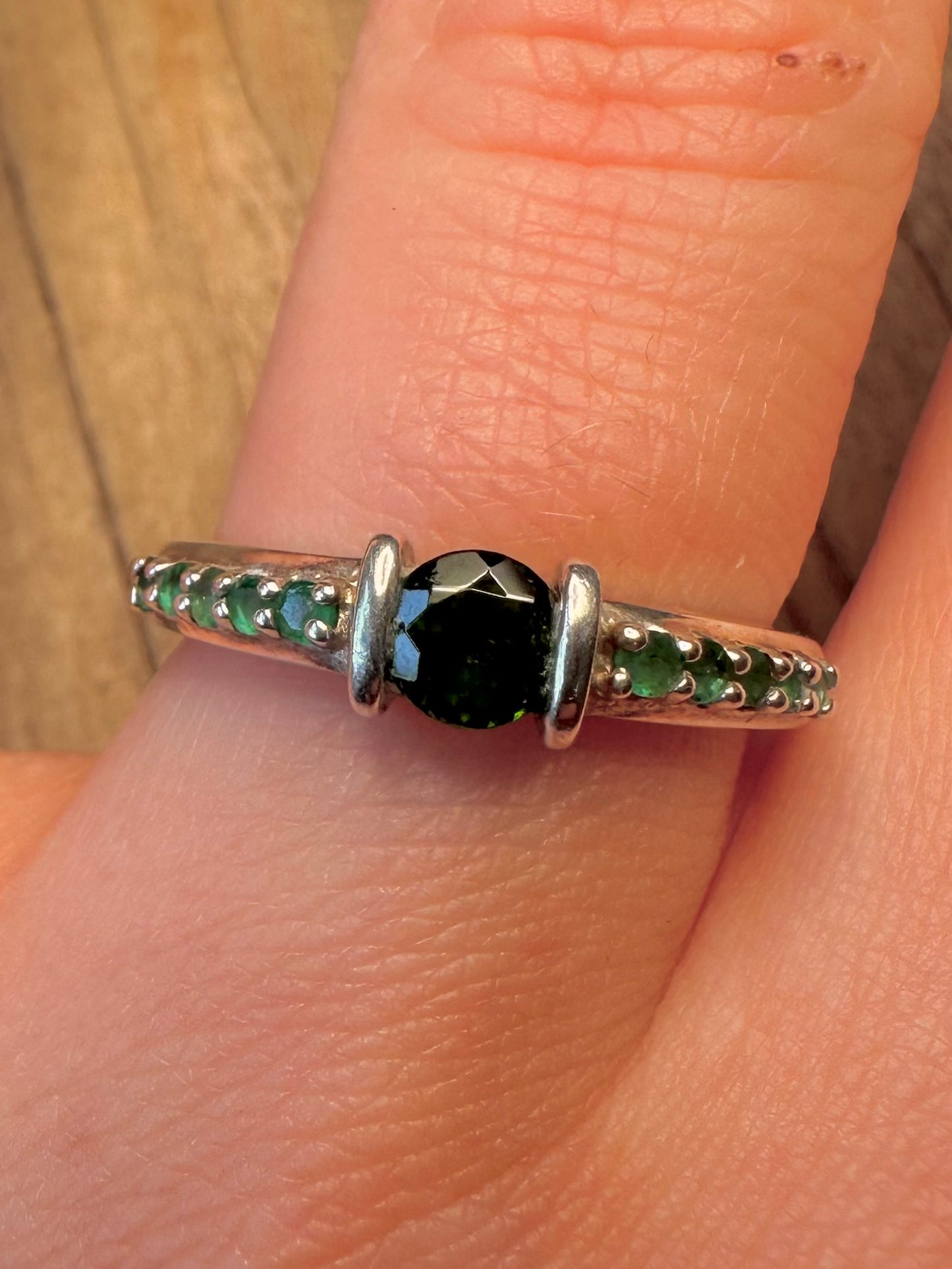 Vintage Green Stone 925 Sterling Silver Size R Ring