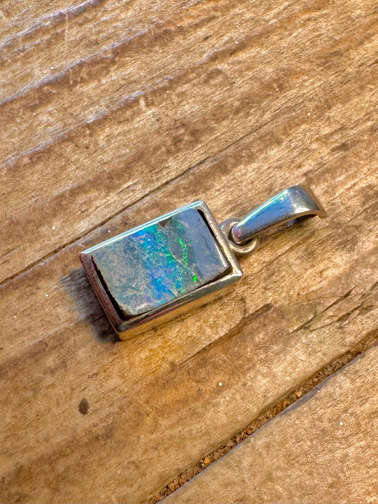 Australischer Opal Rechteck Anhänger aus 925 Sterling Silber